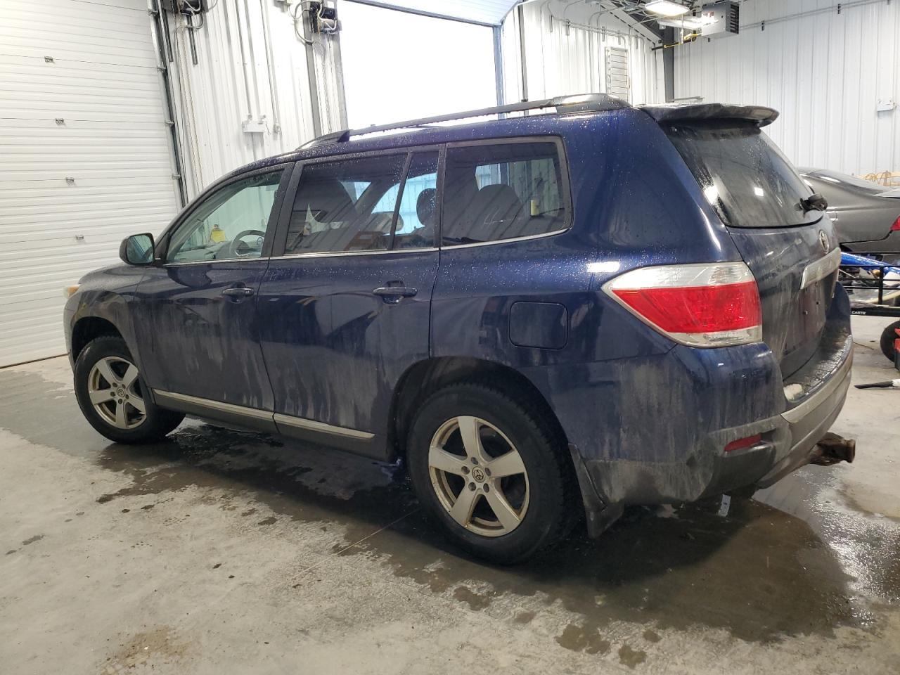 2012 TOYOTA HIGHLANDER - Image 2
