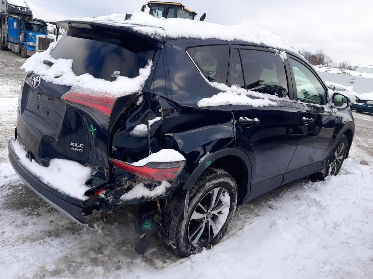 2017 TOYOTA RAV4 XLE - Фото 3