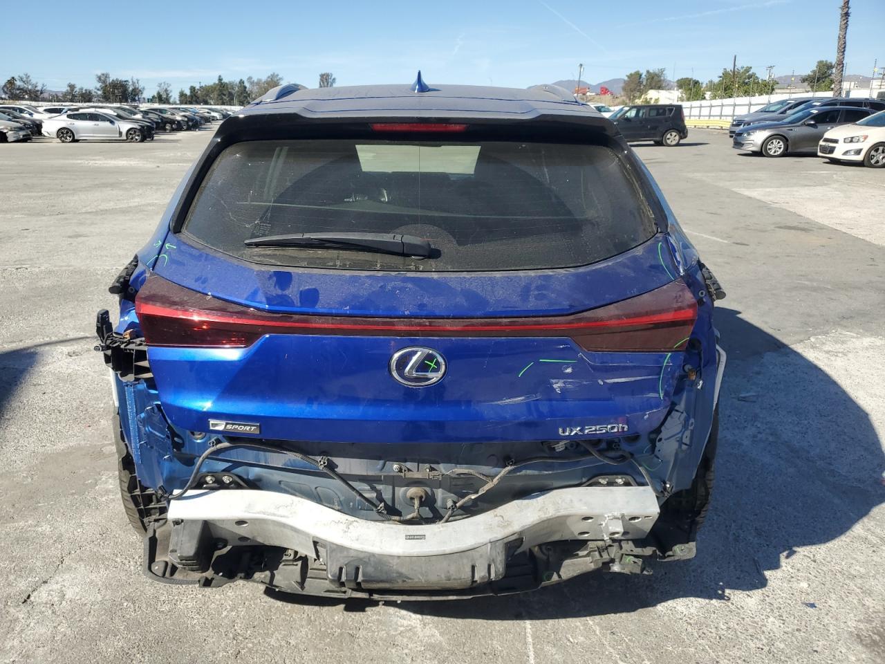 2021 LEXUS UX 250H - Фото 6