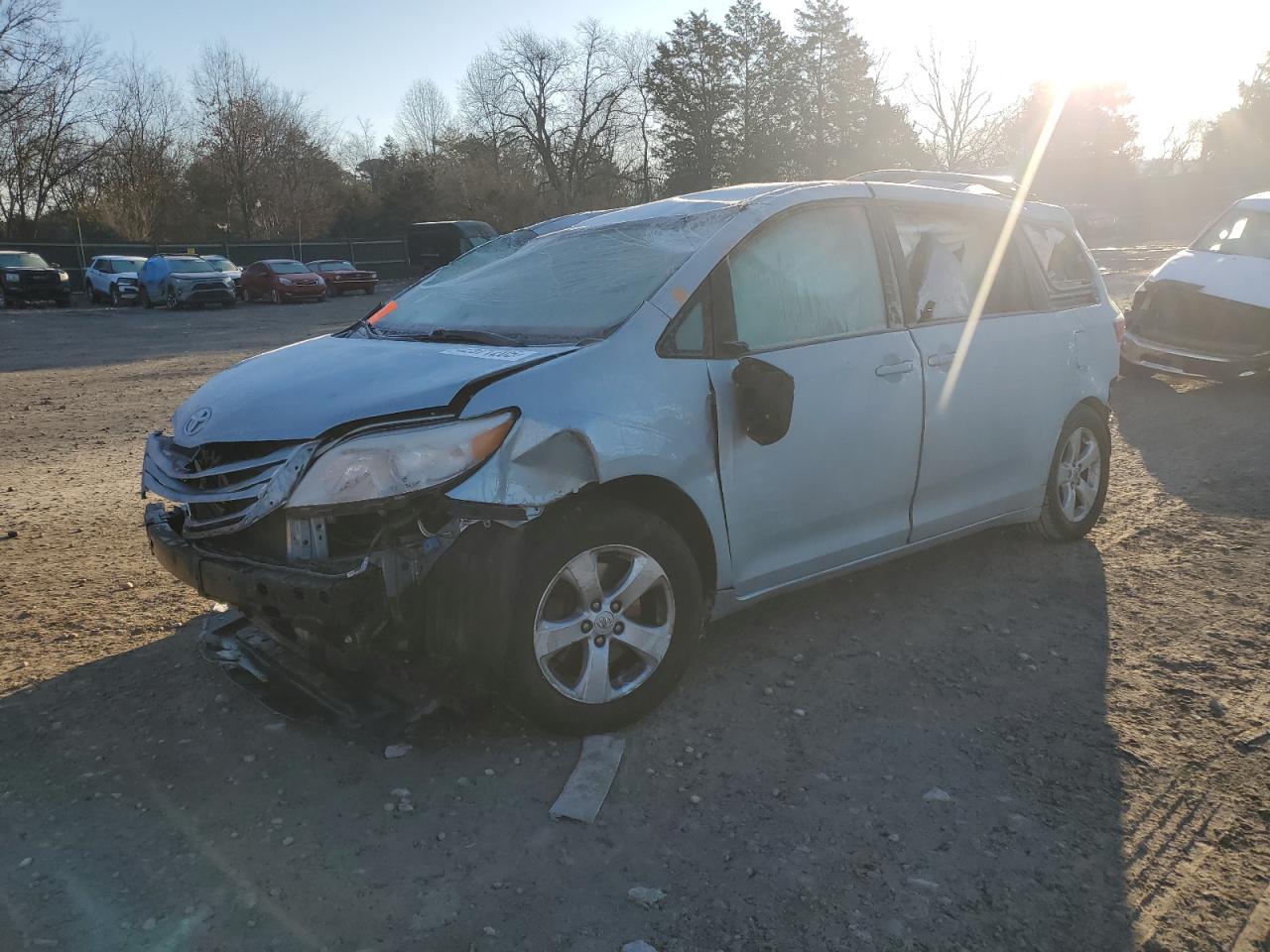 2015 TOYOTA SIENNA LE