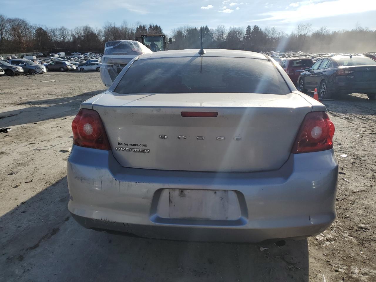 2014 DODGE AVENGER SE - Image 6