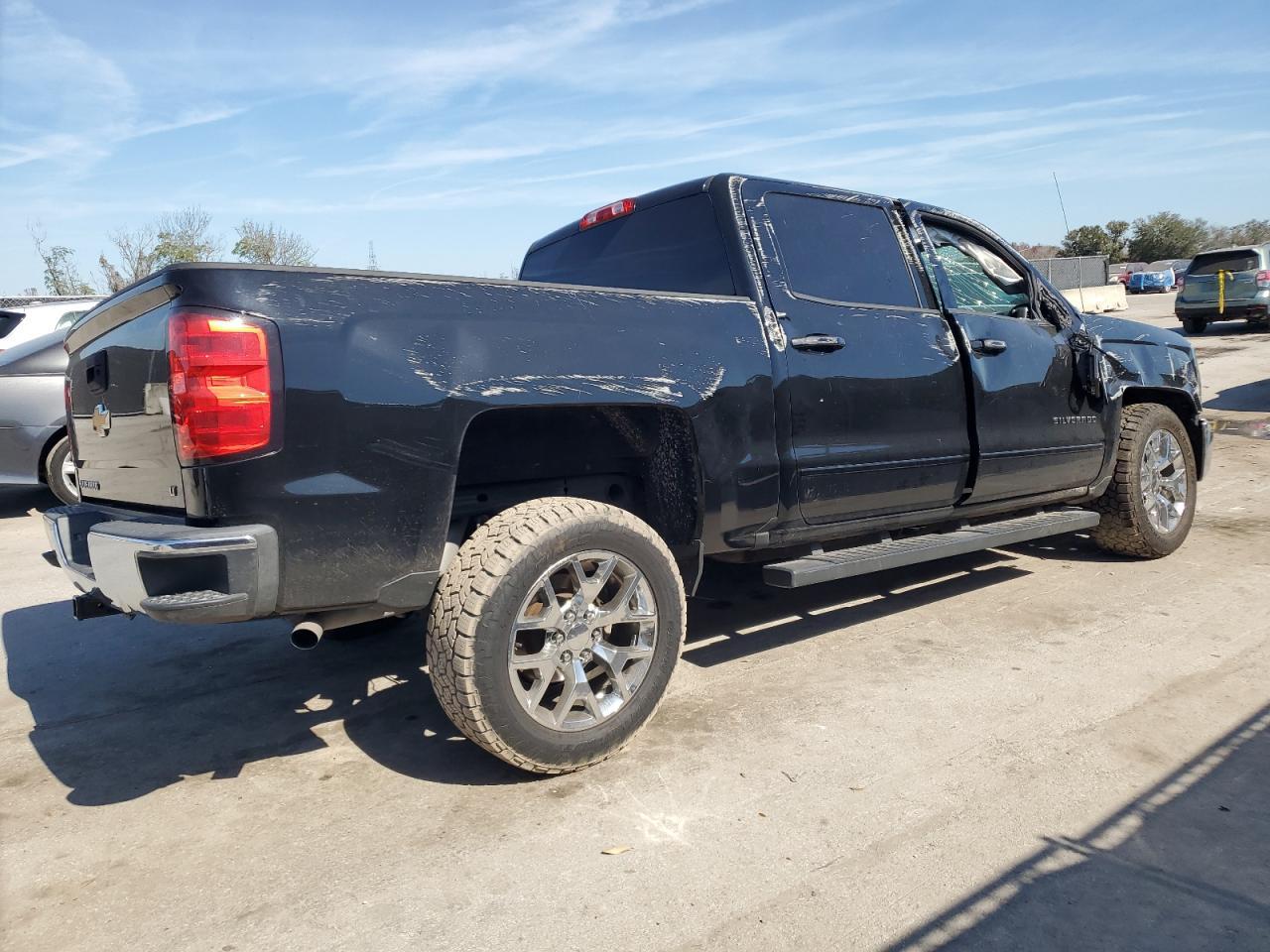 2017 CHEVROLET SILVERADO - Image 3
