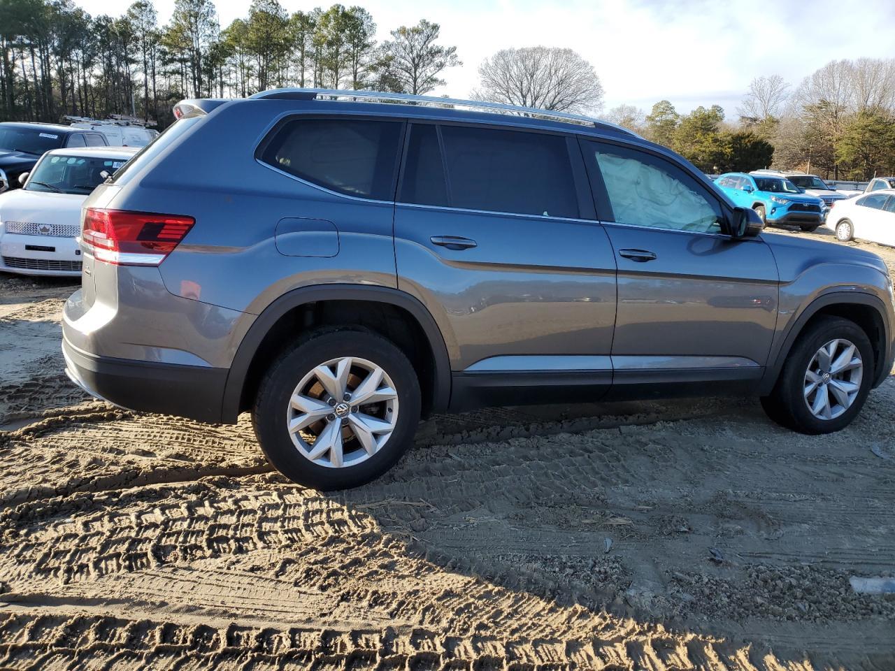 2018 VOLKSWAGEN ATLAS SE - Image 3