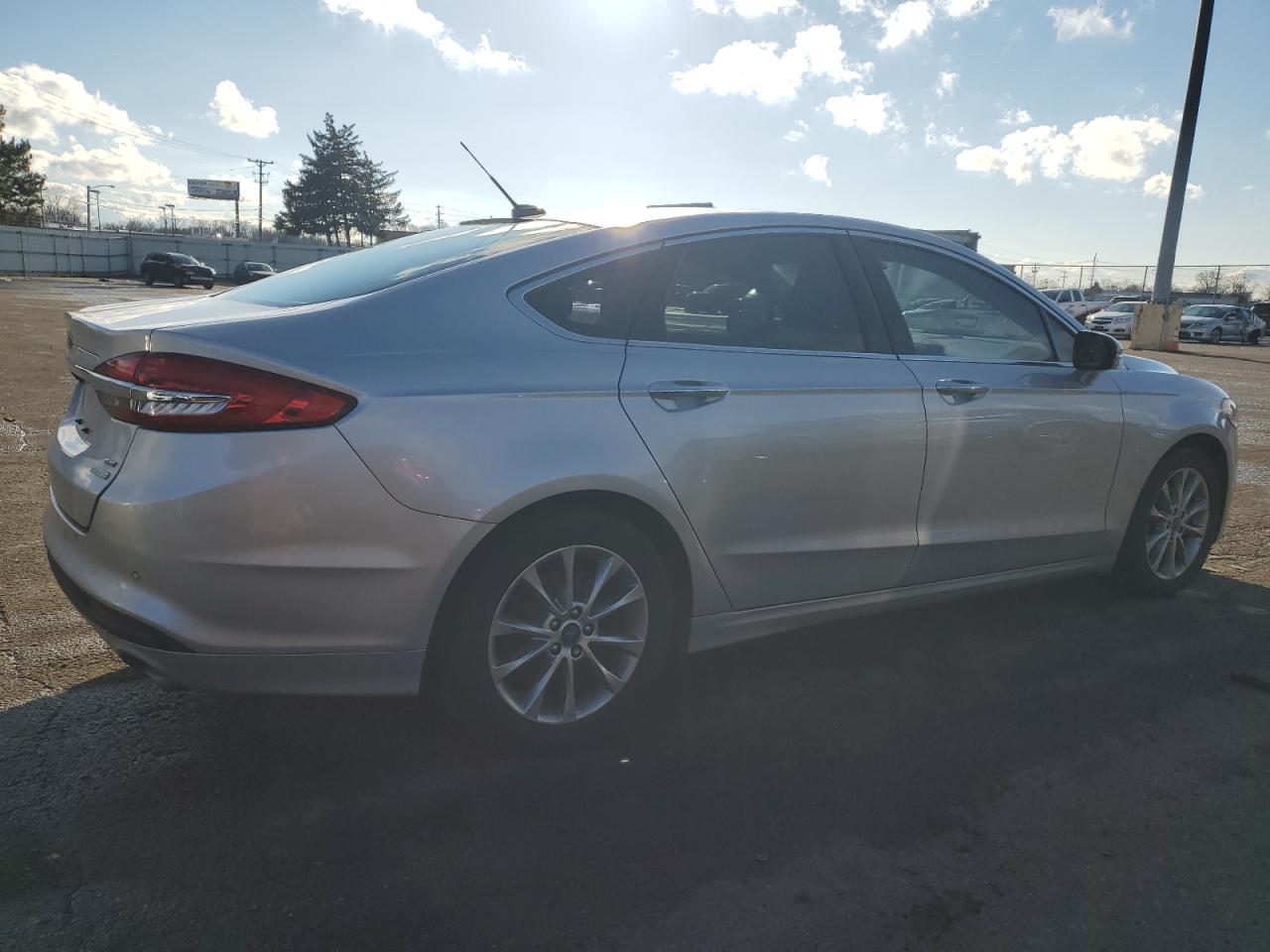 2017 FORD FUSION SE - Фото 3