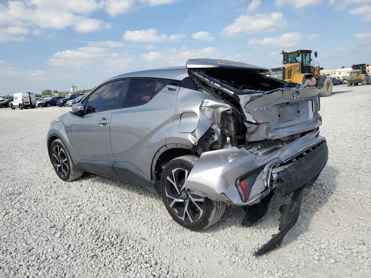 2018 TOYOTA C-HR XLE - Image 2