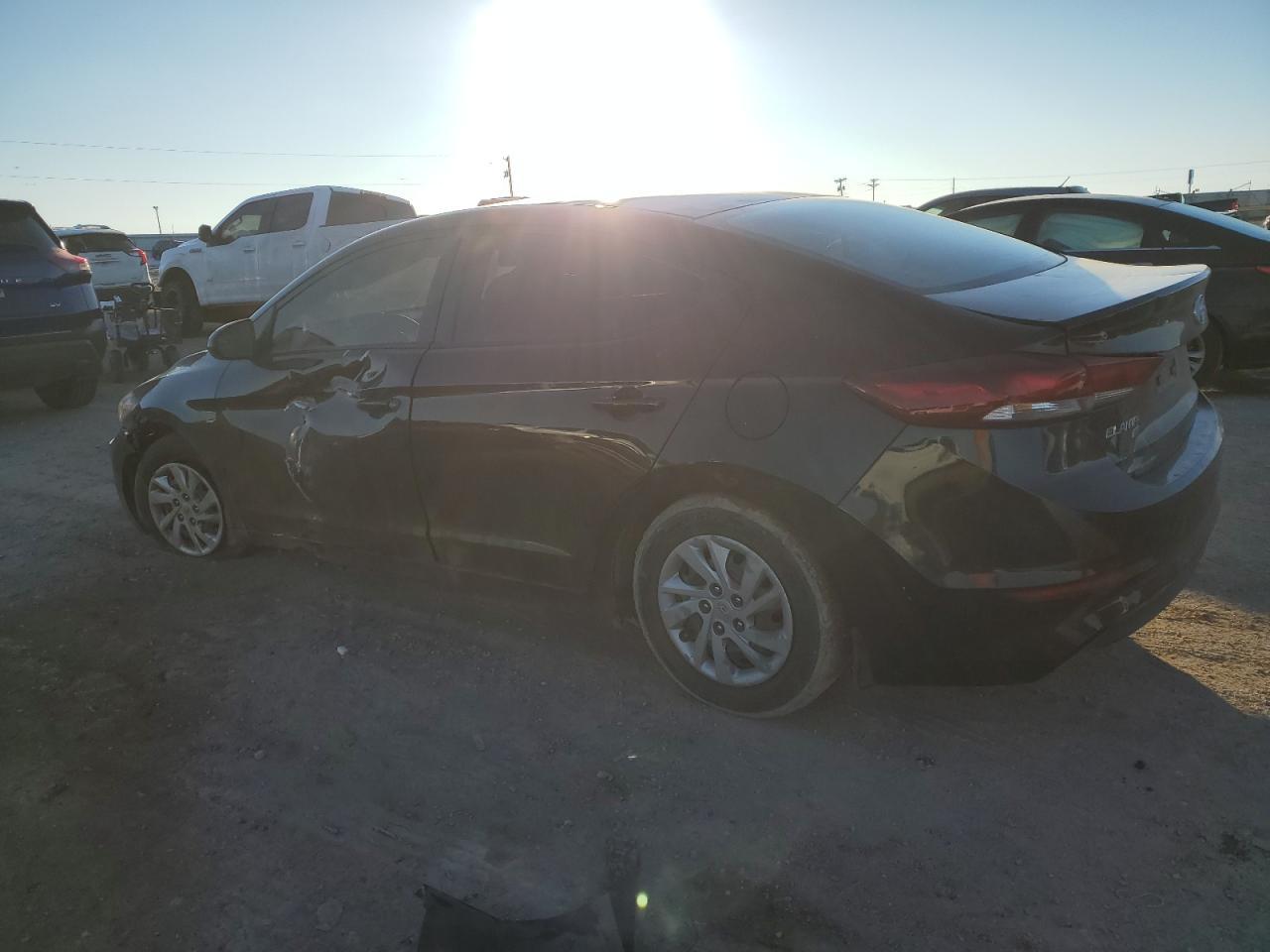 2018 HYUNDAI ELANTRA SE - Image 2