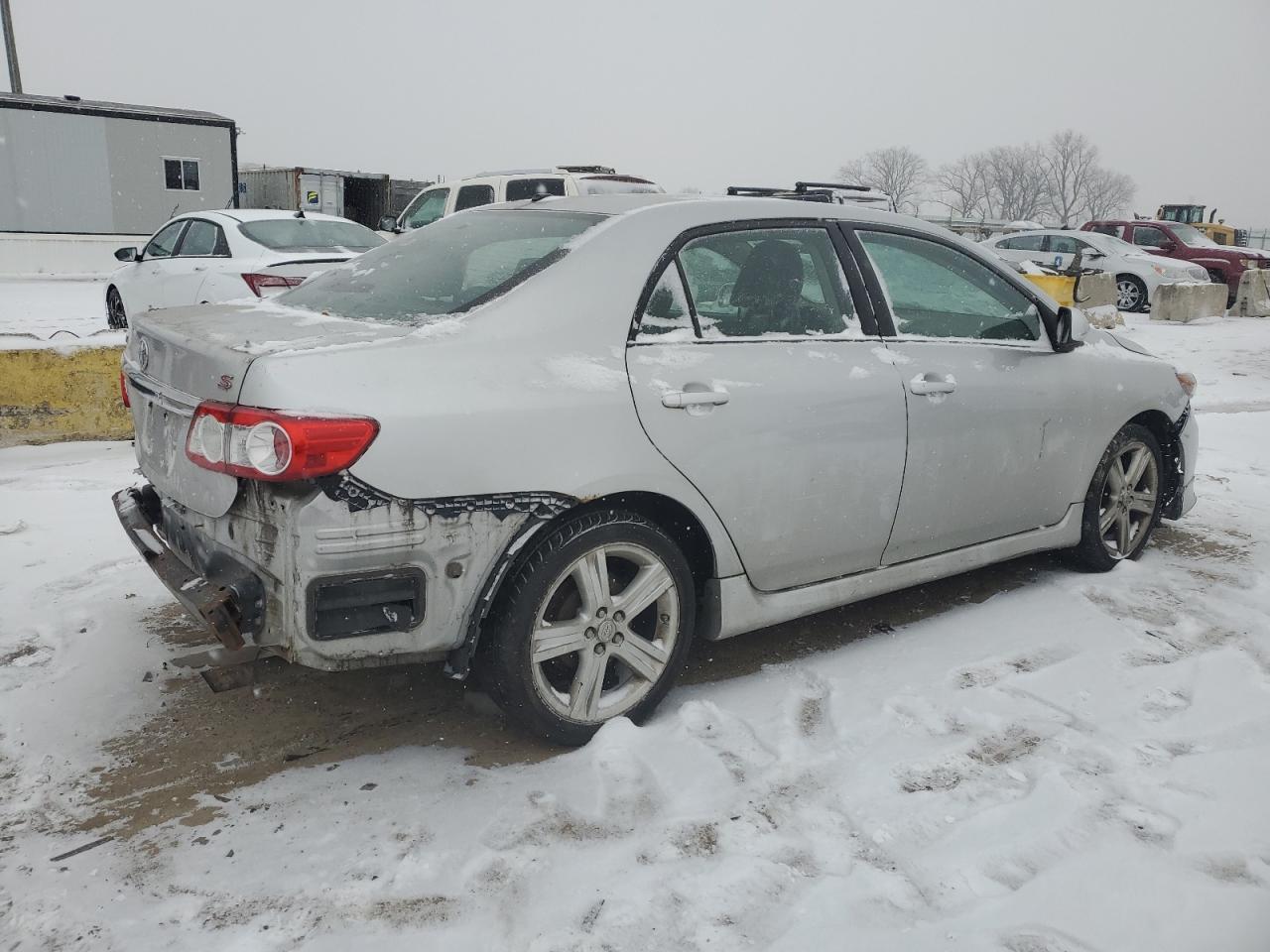 2013 TOYOTA COROLLA BA - Фото 3