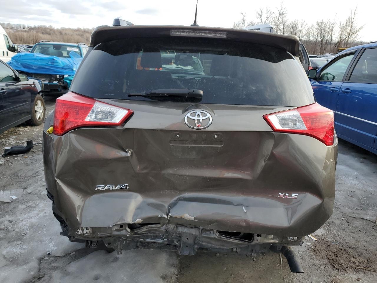 2015 TOYOTA RAV4 XLE - Image 6