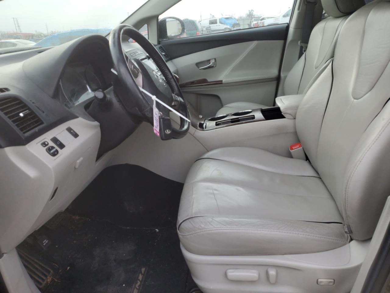 2011 TOYOTA VENZA - Фото 7