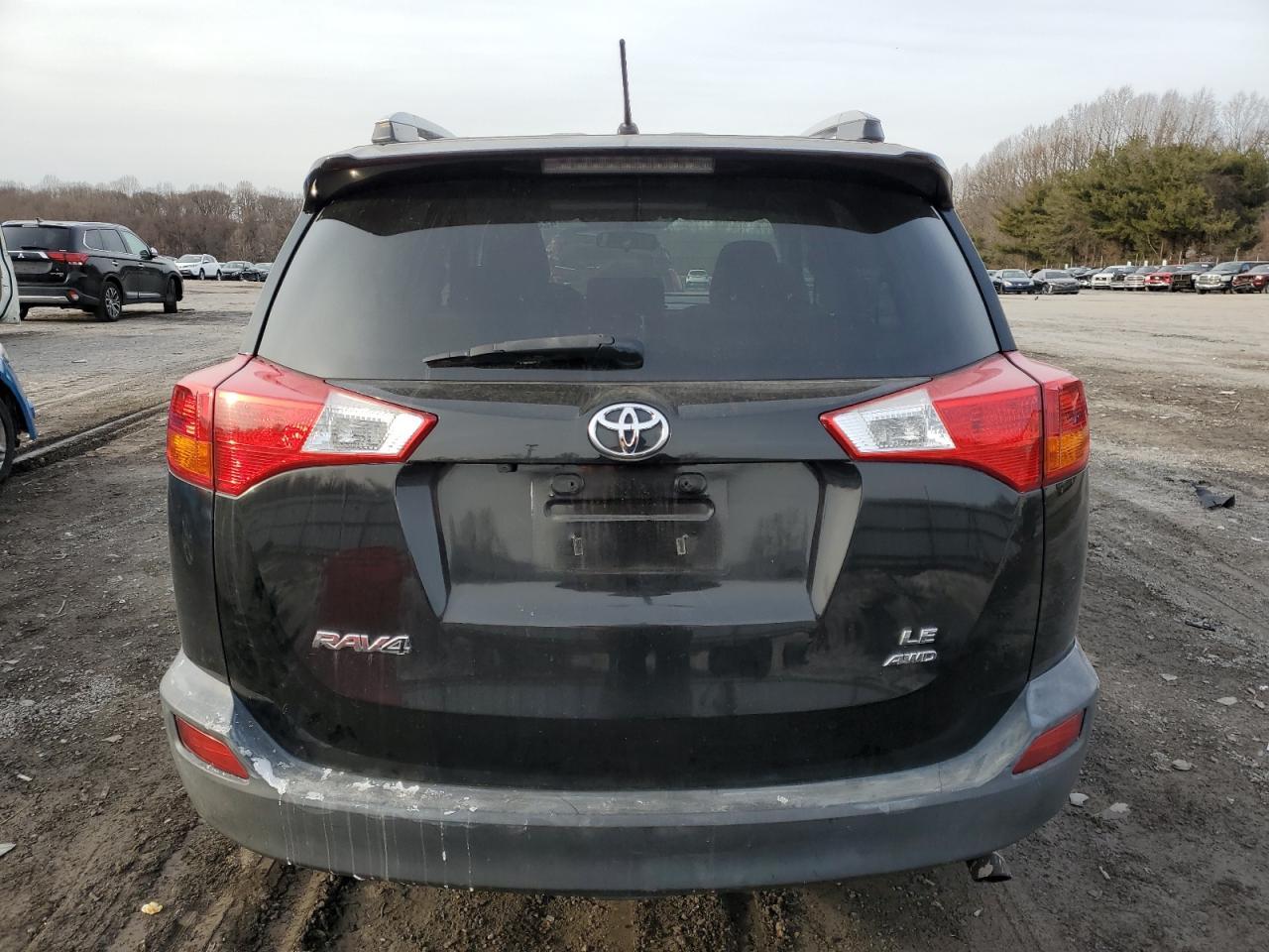 2015 TOYOTA RAV4 LE - Фото 6