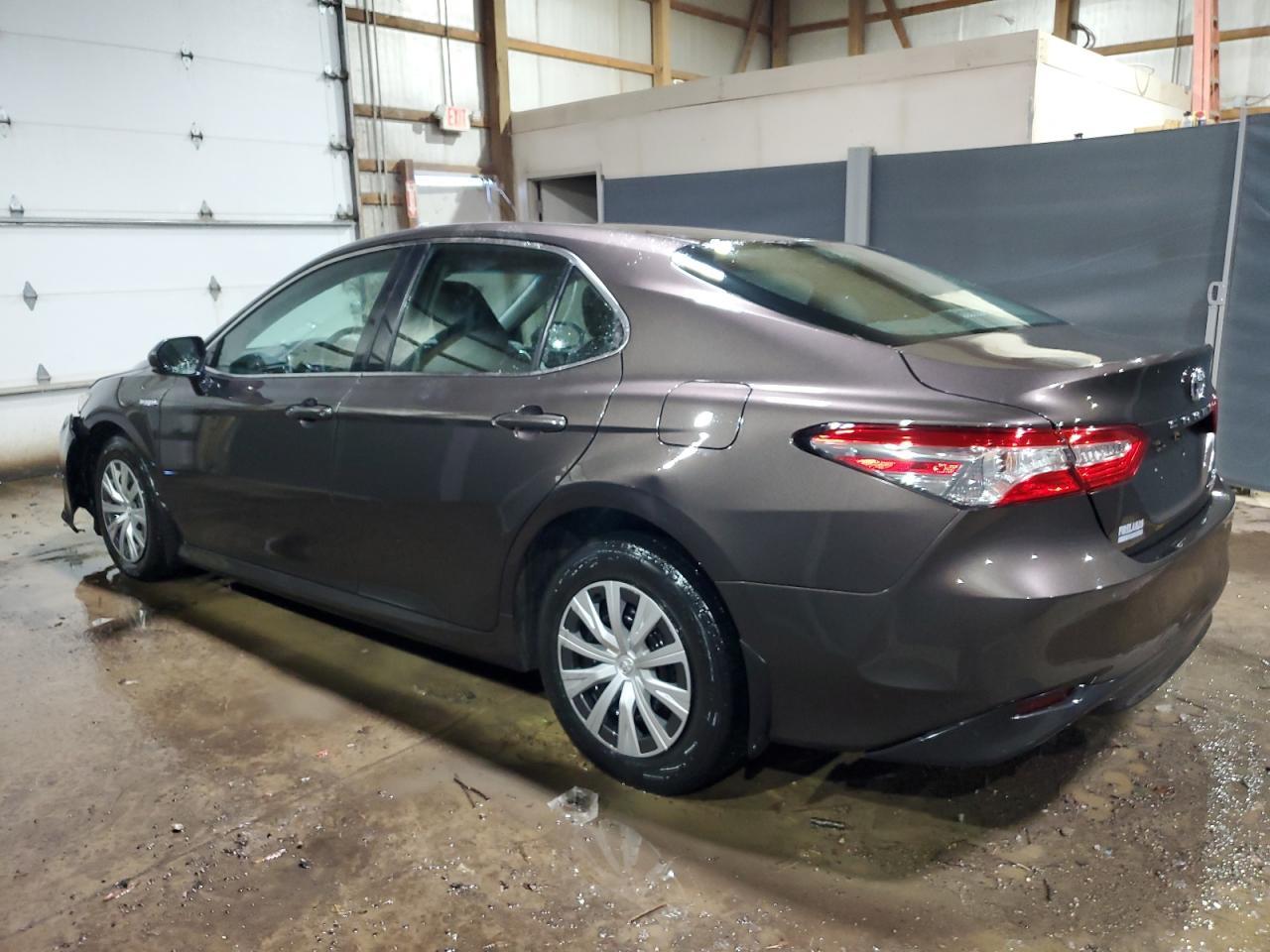 2018 TOYOTA CAMRY LE - Фото 2