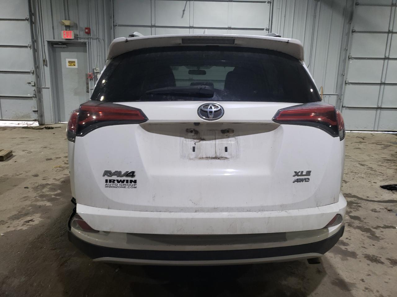 2016 TOYOTA RAV4 XLE - Image 6