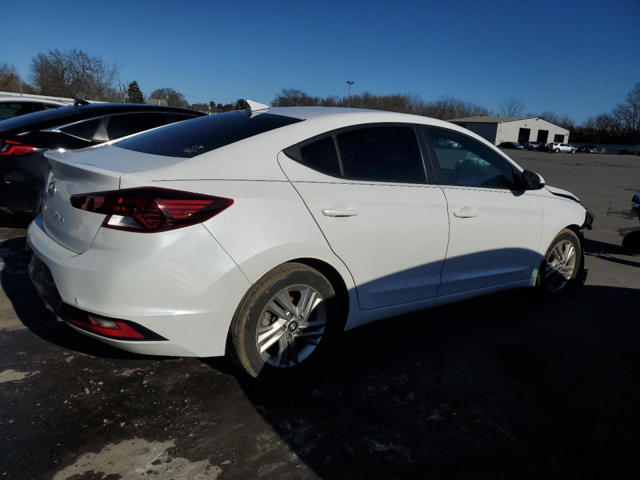 2019 HYUNDAI ELANTRA SE - Фото 3