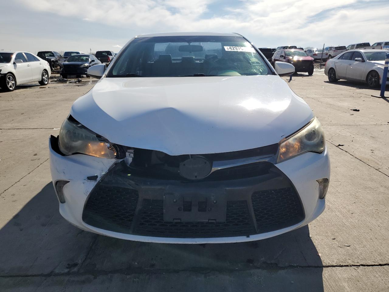 2015 TOYOTA CAMRY LE - Image 5
