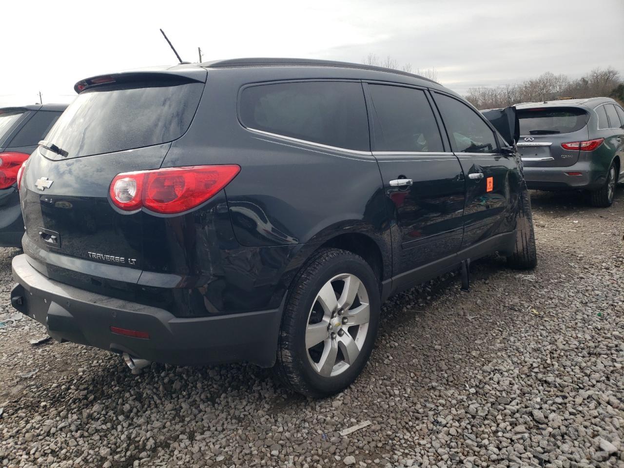 2011 CHEVROLET TRAVERSE L - Фото 3