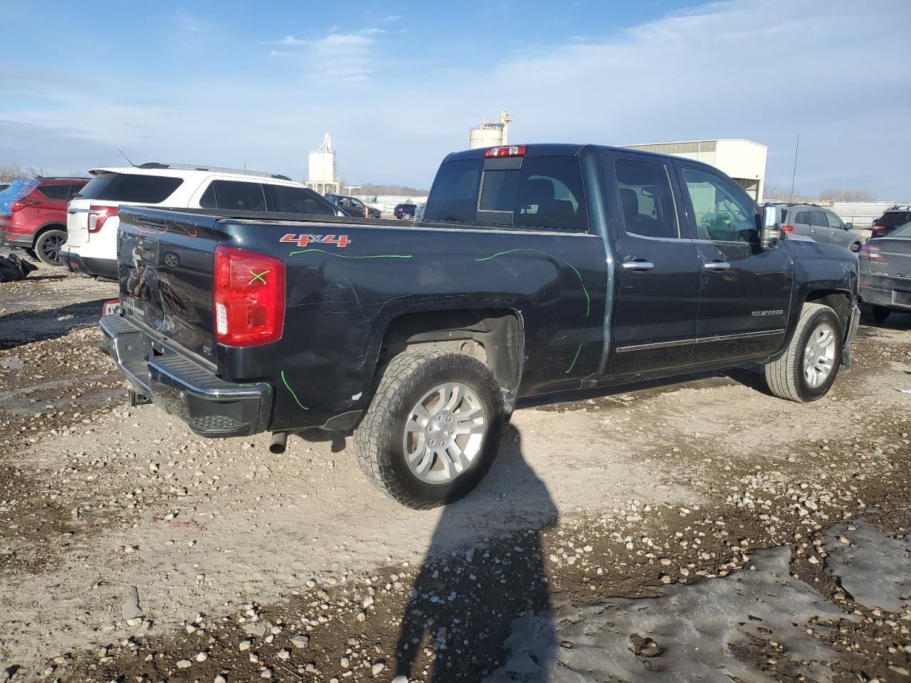 2017 CHEVROLET SILVERADO - Image 3
