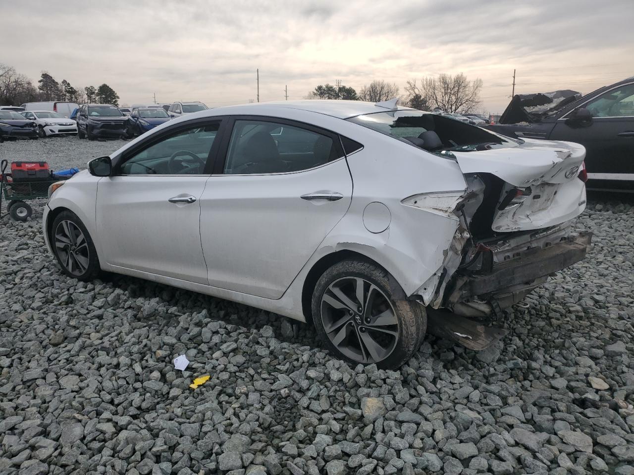 2015 HYUNDAI ELANTRA SE - Image 2