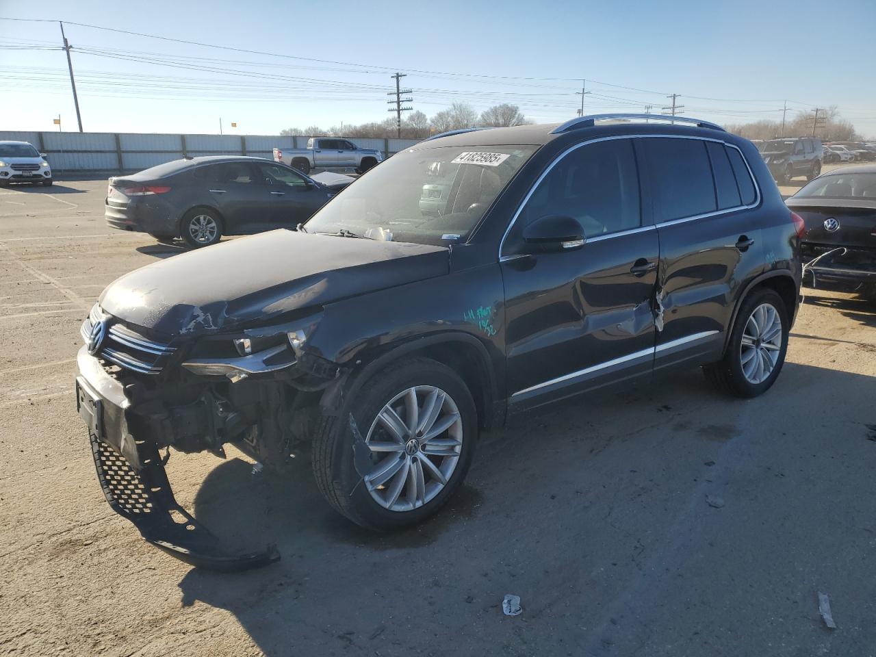 2012 VOLKSWAGEN TIGUAN S car image