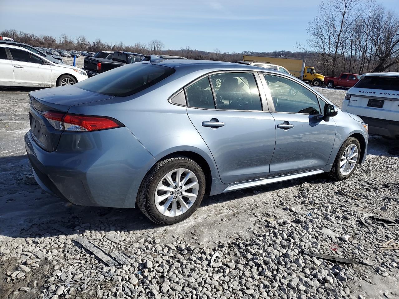 2021 TOYOTA COROLLA LE - Image 3