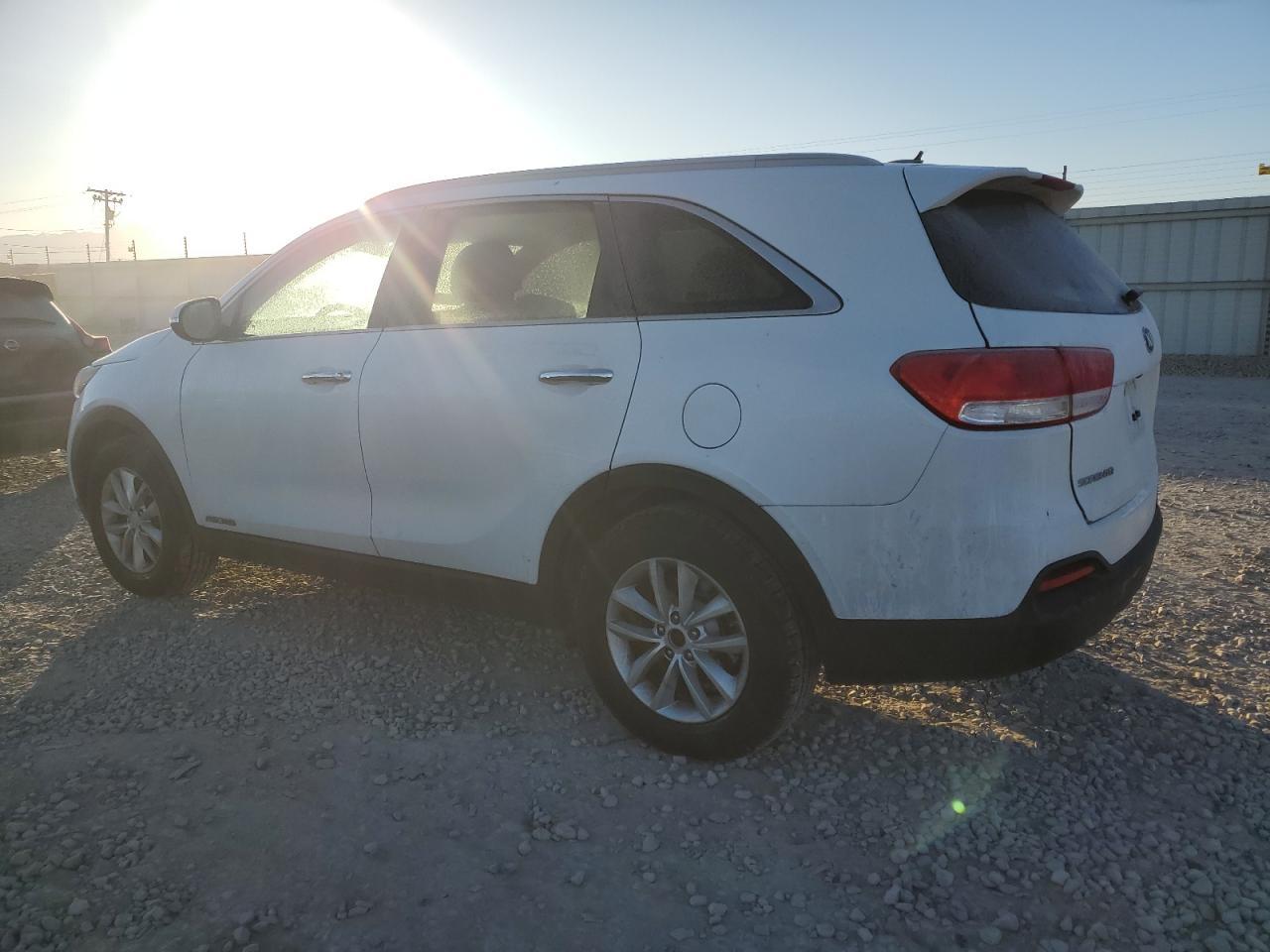2017 KIA SORENTO LX - Image 2