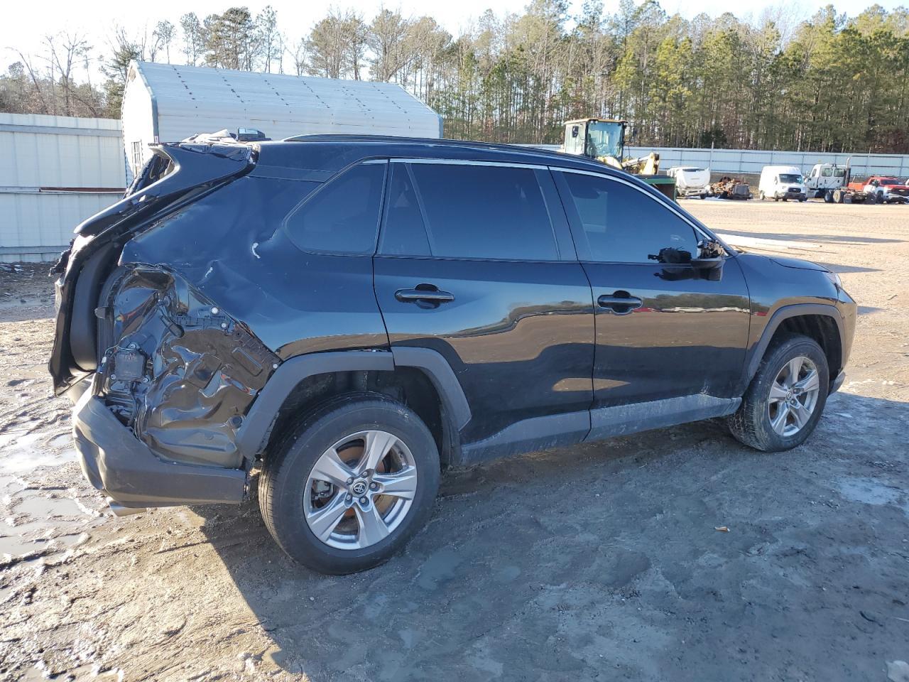 2022 TOYOTA RAV4 XLE - Image 3