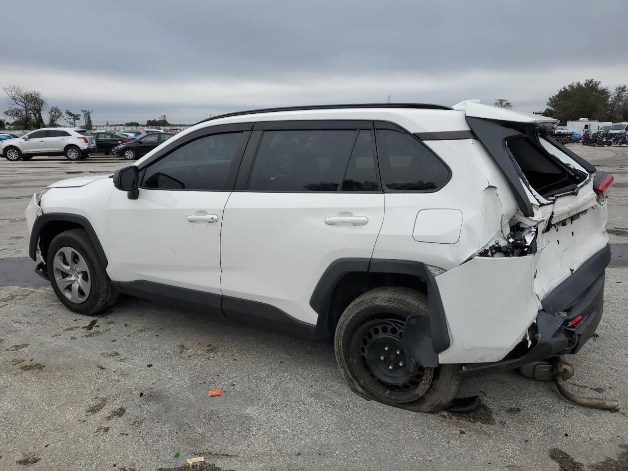 2021 TOYOTA RAV4 LE - Фото 2