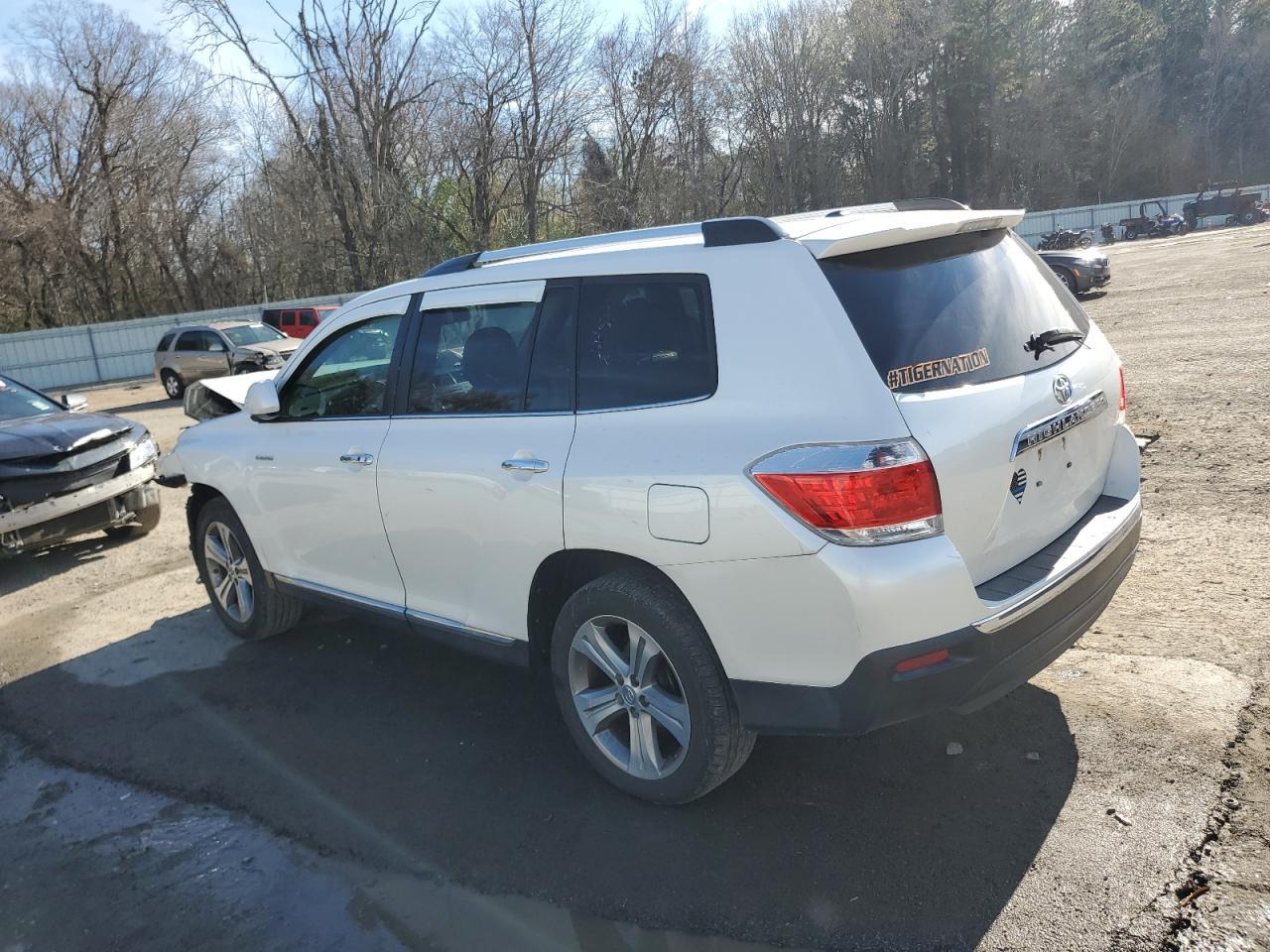 2011 TOYOTA HIGHLANDER - Image 2