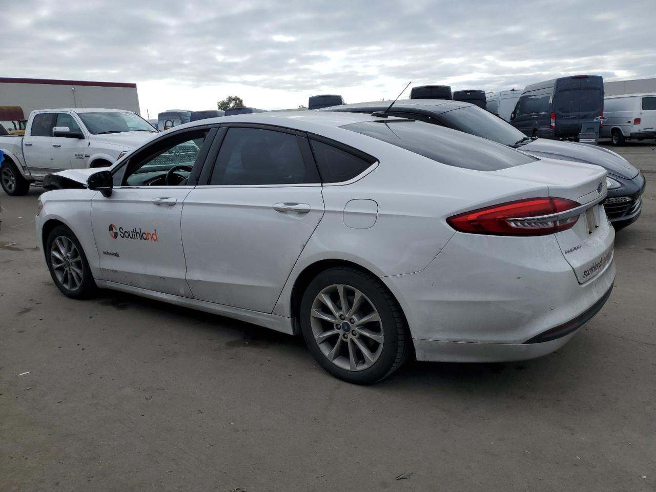 2017 FORD FUSION SE - Фото 2