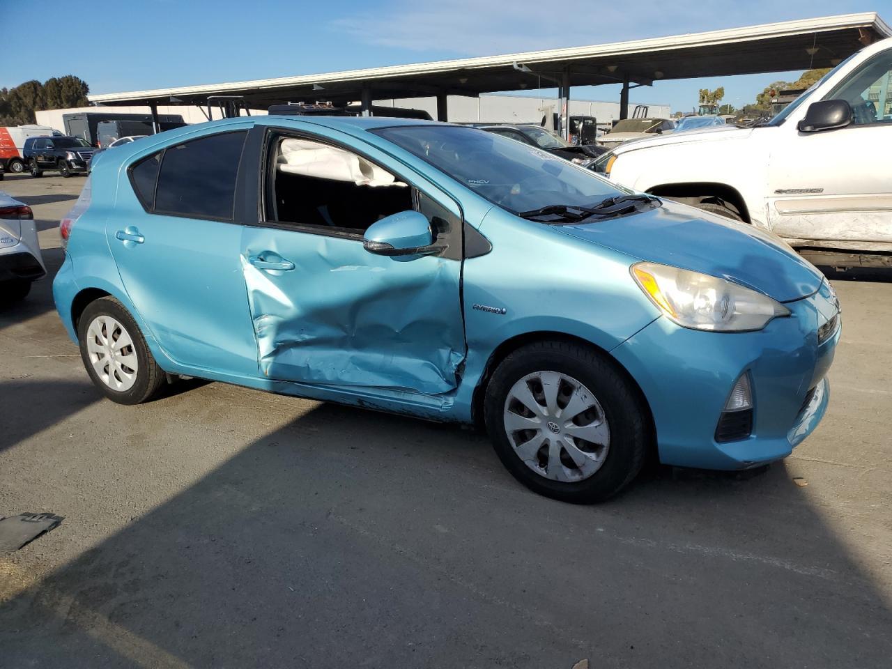 2013 TOYOTA PRIUS C - Фото 4