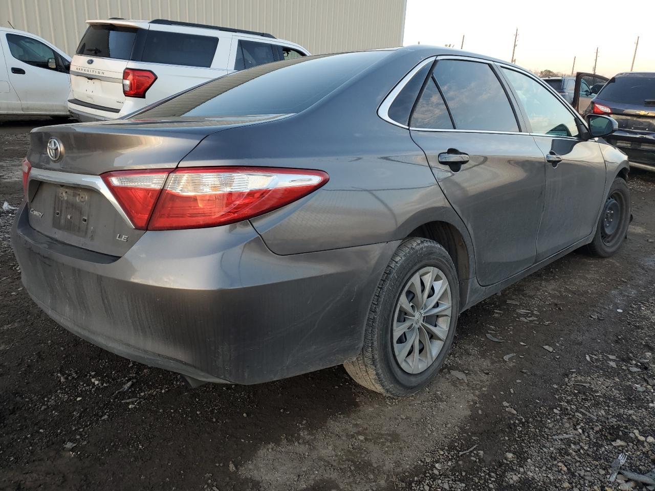 2016 TOYOTA CAMRY LE - Фото 3