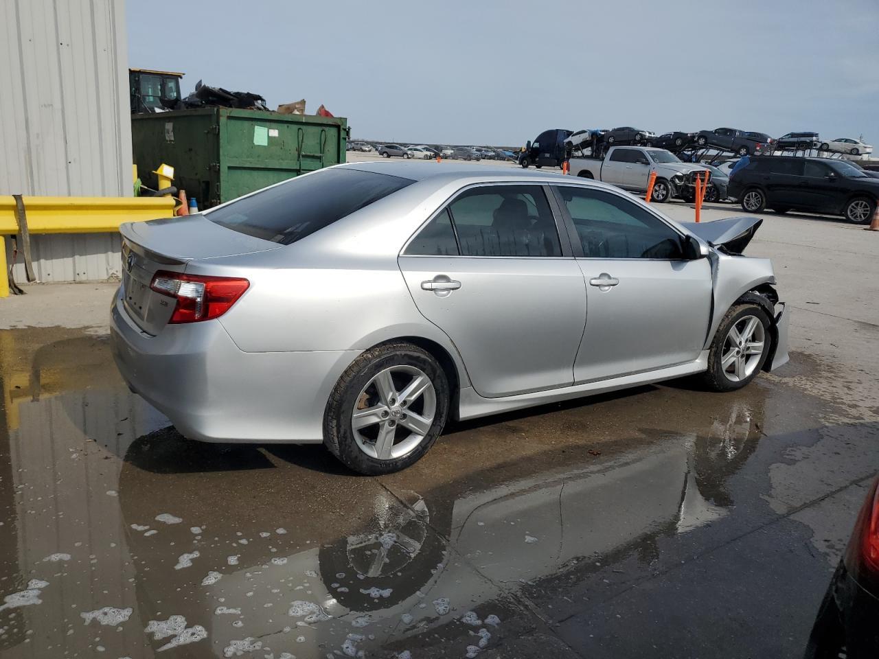 2013 TOYOTA CAMRY L - Фото 3