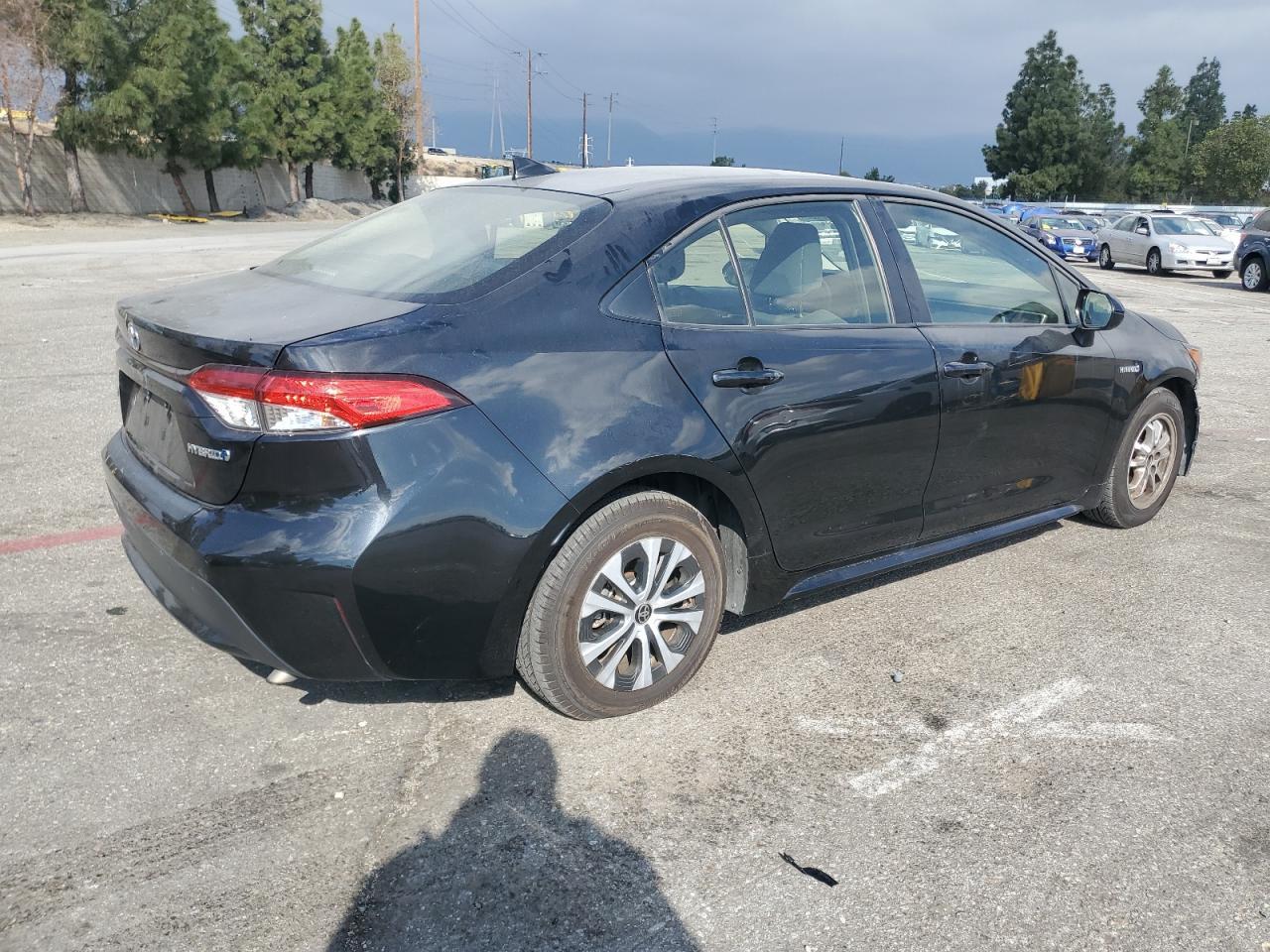 2020 TOYOTA COROLLA LE - Фото 3