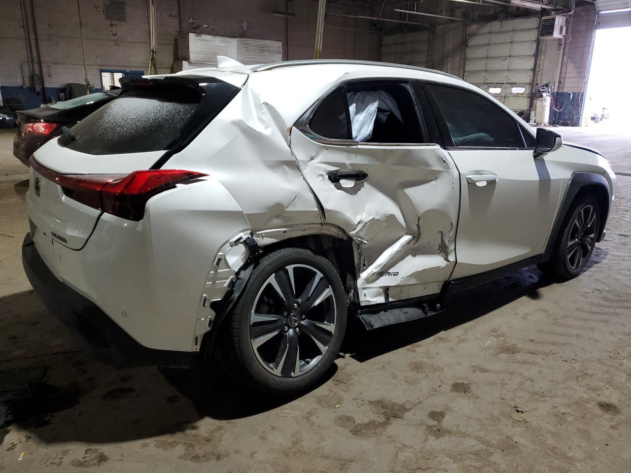 2020 LEXUS UX 250H - Фото 3