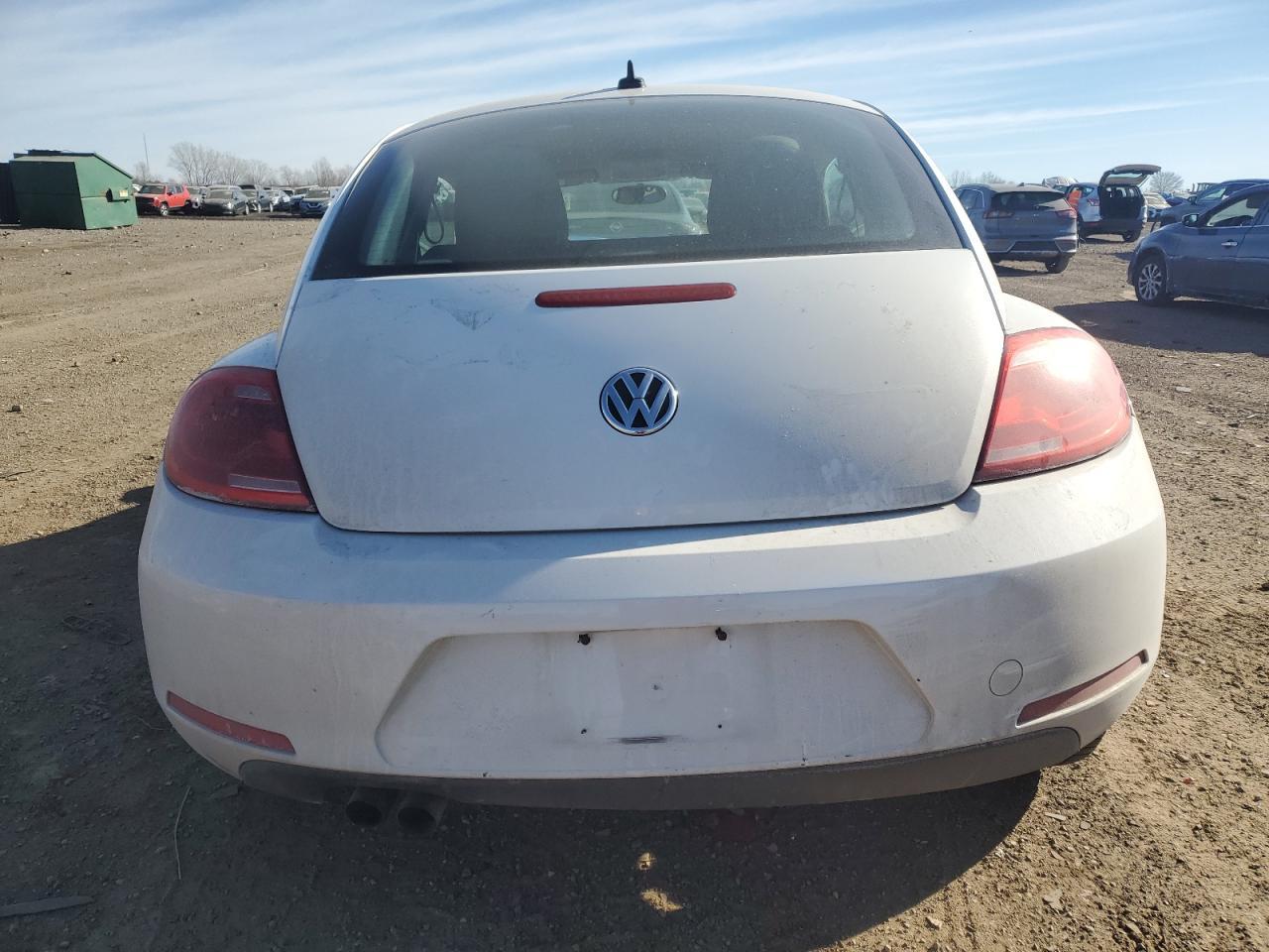 2012 VOLKSWAGEN BEETLE - Фото 6