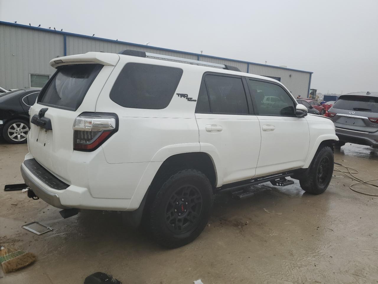2018 TOYOTA 4RUNNER SR - Image 3