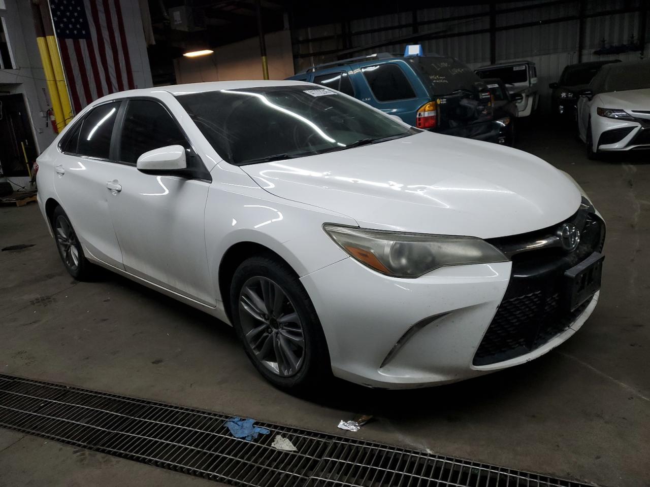 2015 TOYOTA CAMRY LE - Image 4