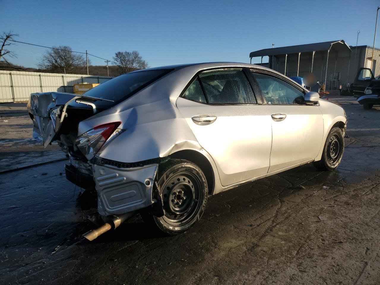 2015 TOYOTA COROLLA L - Фото 3