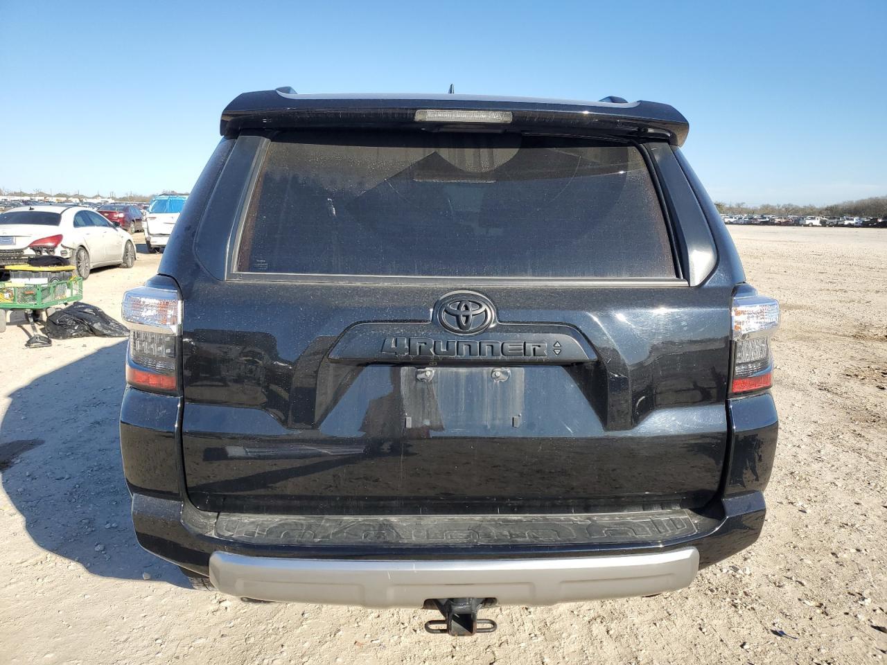 2022 TOYOTA 4RUNNER SR - Фото 6
