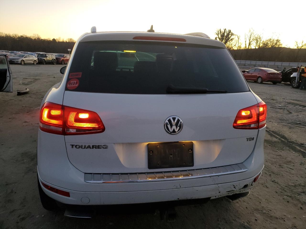 2013 VOLKSWAGEN TOUAREG V6 - Image 6