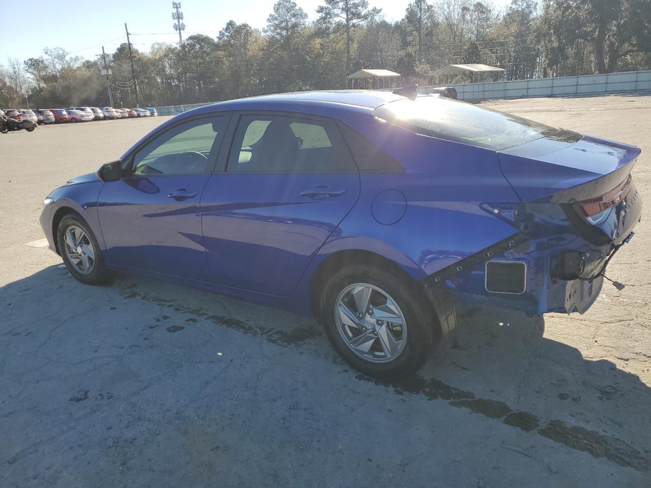2024 HYUNDAI ELANTRA SE - Фото 2