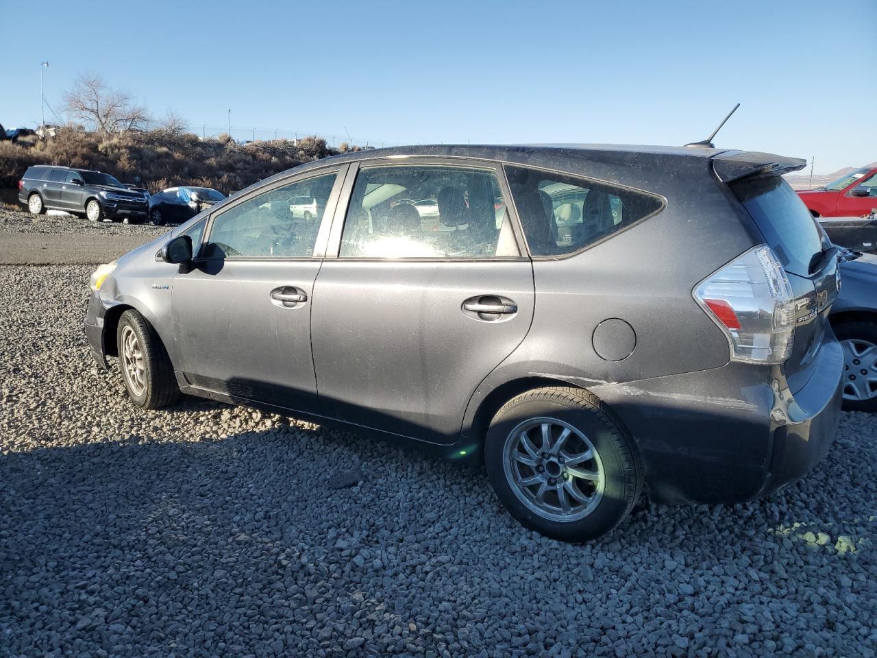2013 TOYOTA PRIUS V - Image 2
