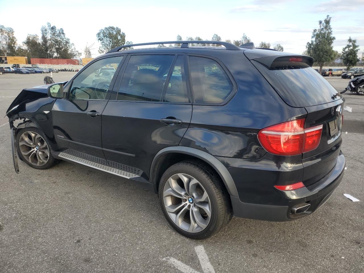 2011 BMW X5 XDRIVE5 - Image 2