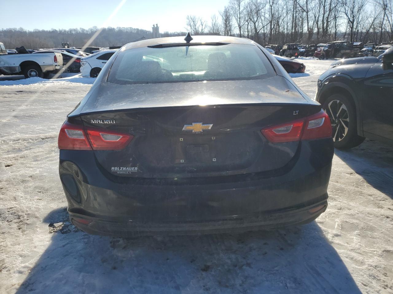 2017 CHEVROLET MALIBU LT - Image 6