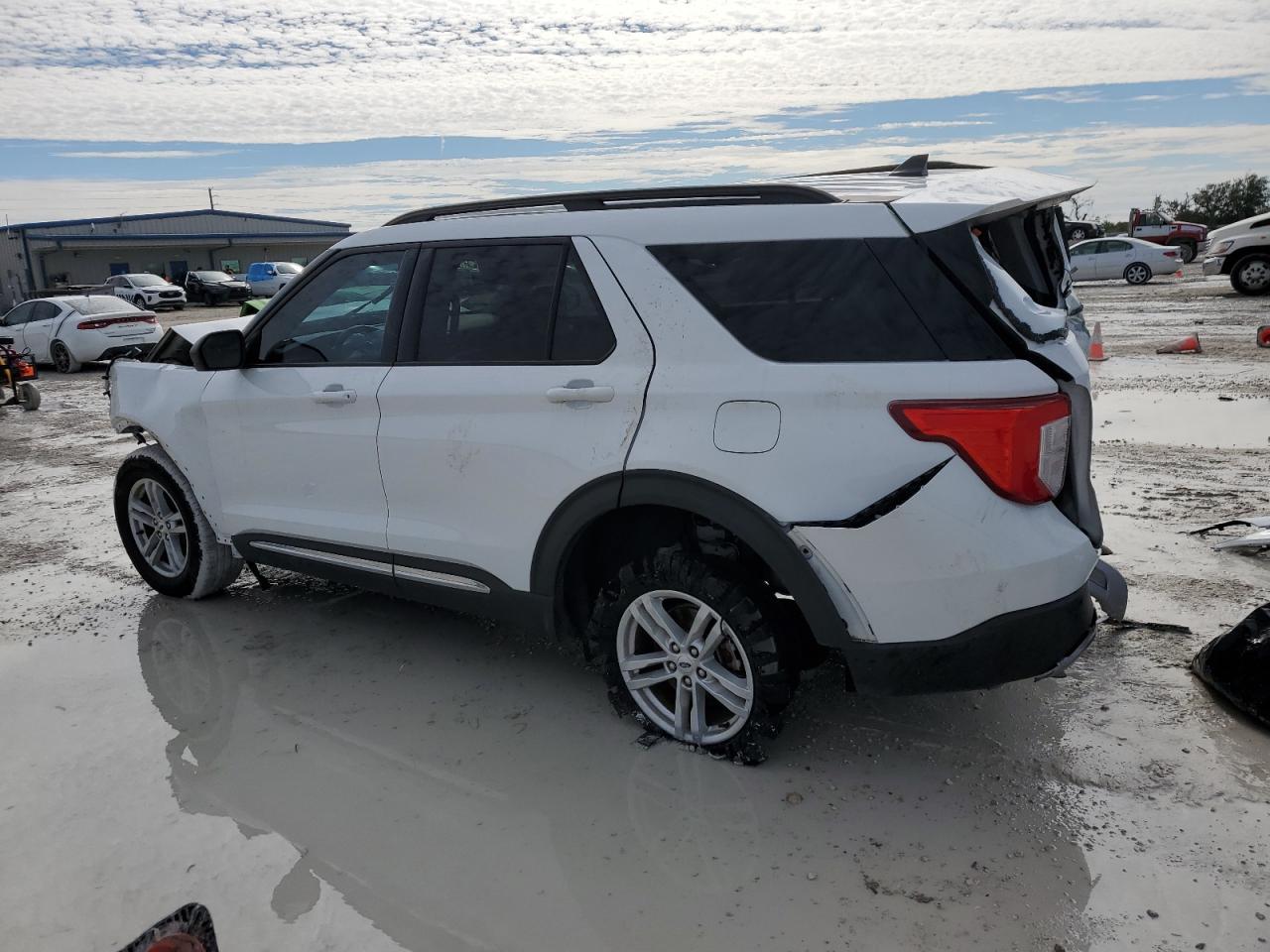 2022 FORD EXPLORER X - Image 2