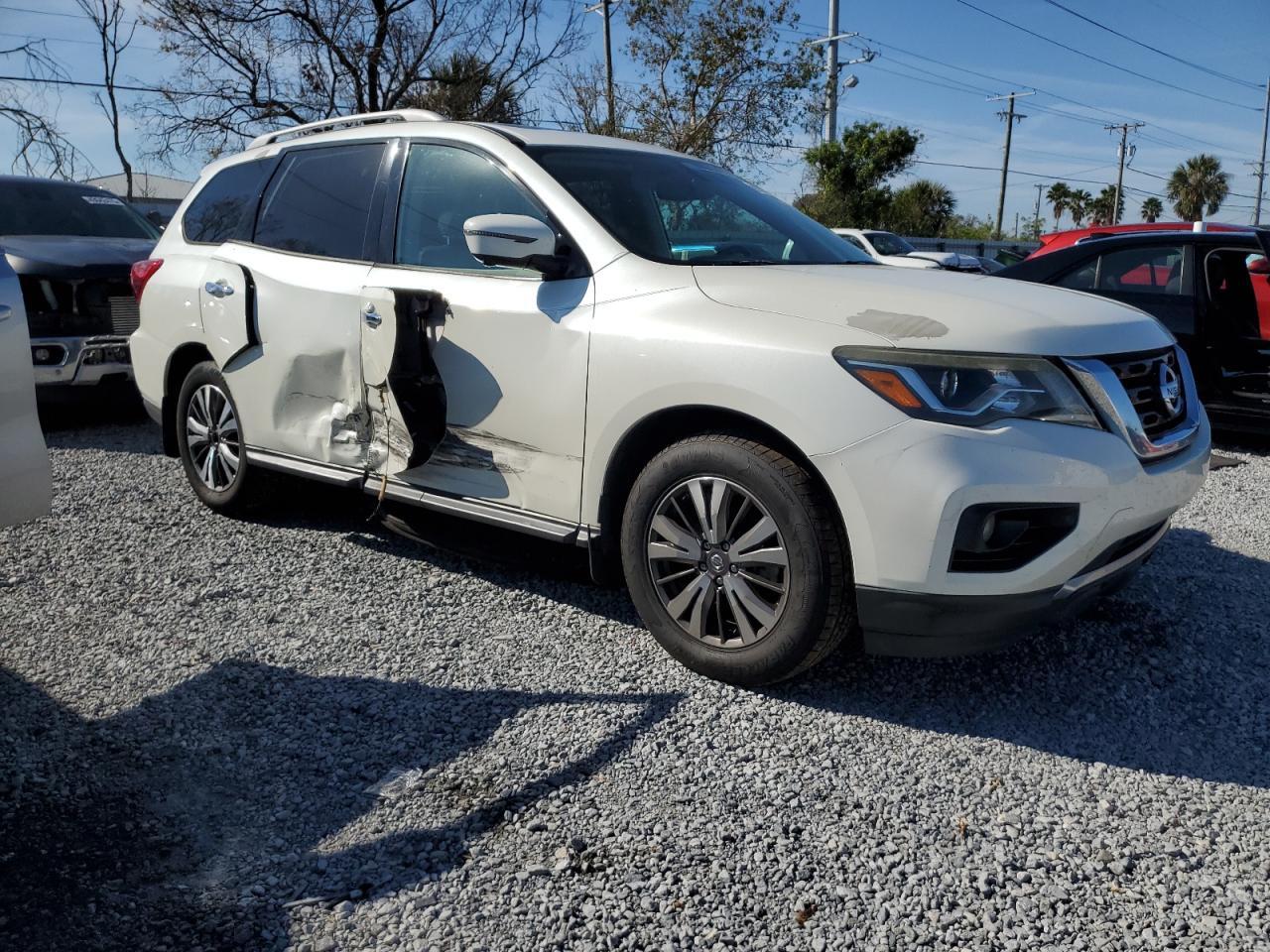 2017 NISSAN PATHFINDER - Image 4