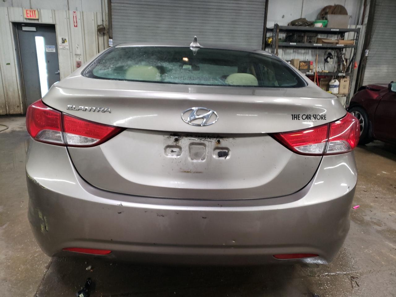 2013 HYUNDAI ELANTRA GL - Image 6
