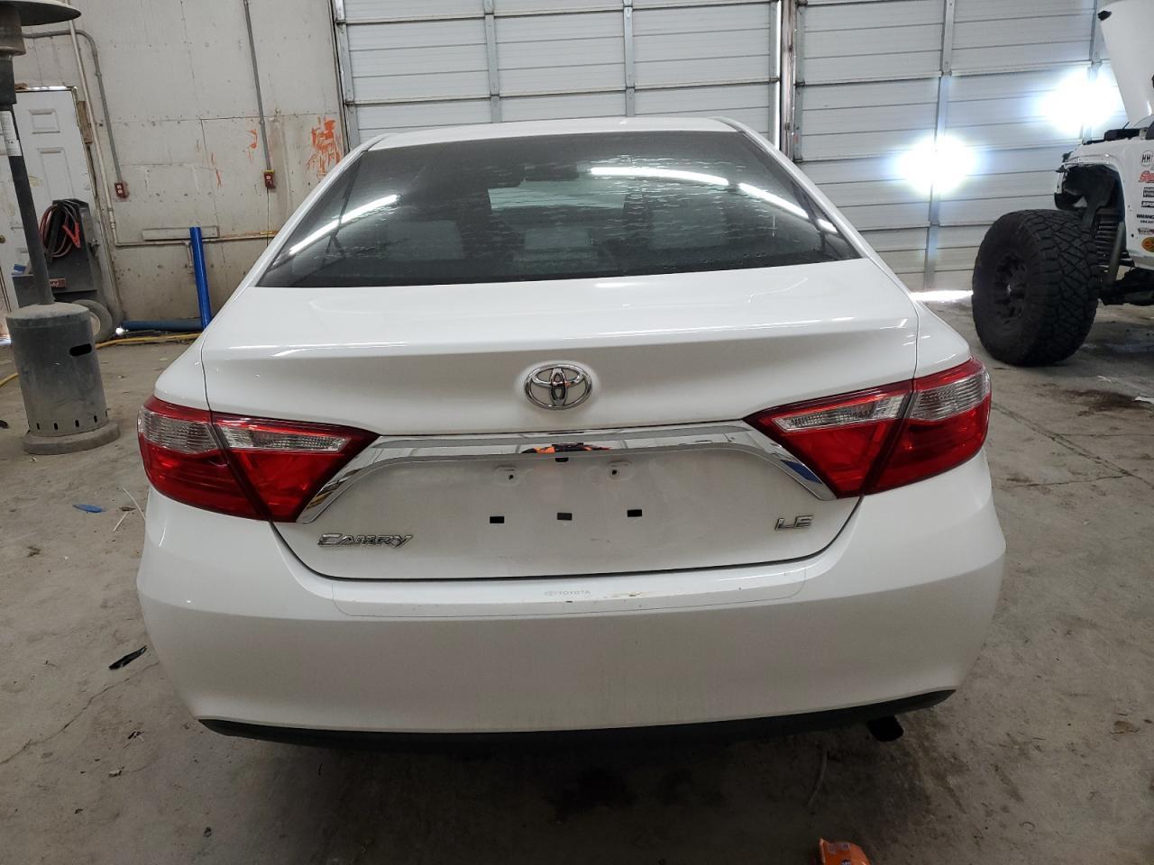 2017 TOYOTA CAMRY LE - Фото 6