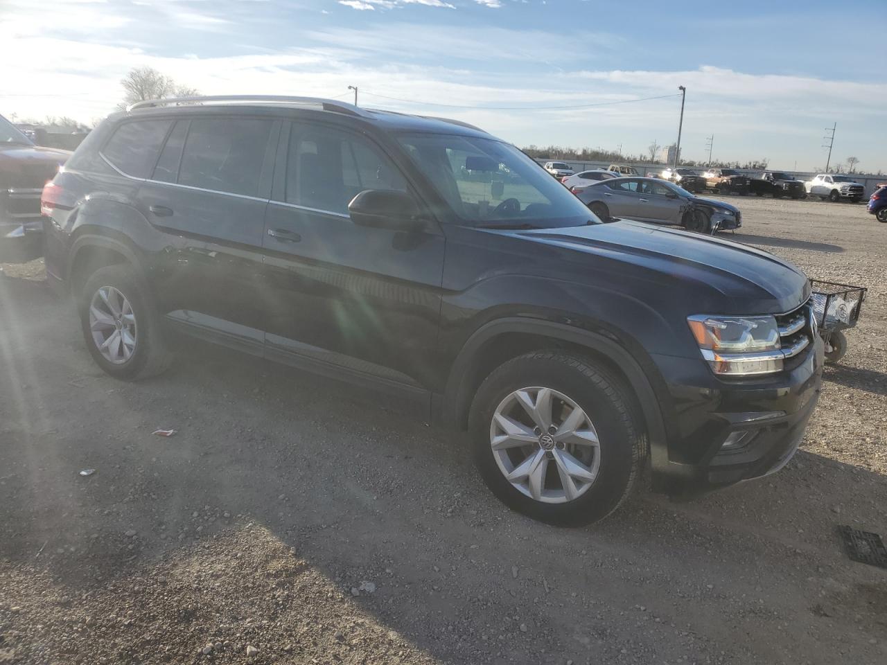 2018 VOLKSWAGEN ATLAS SE - Image 4