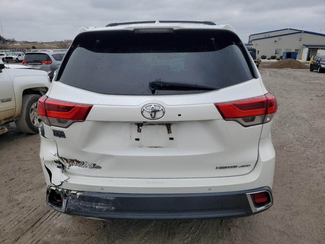 2019 TOYOTA HIGHLANDER - Image 6