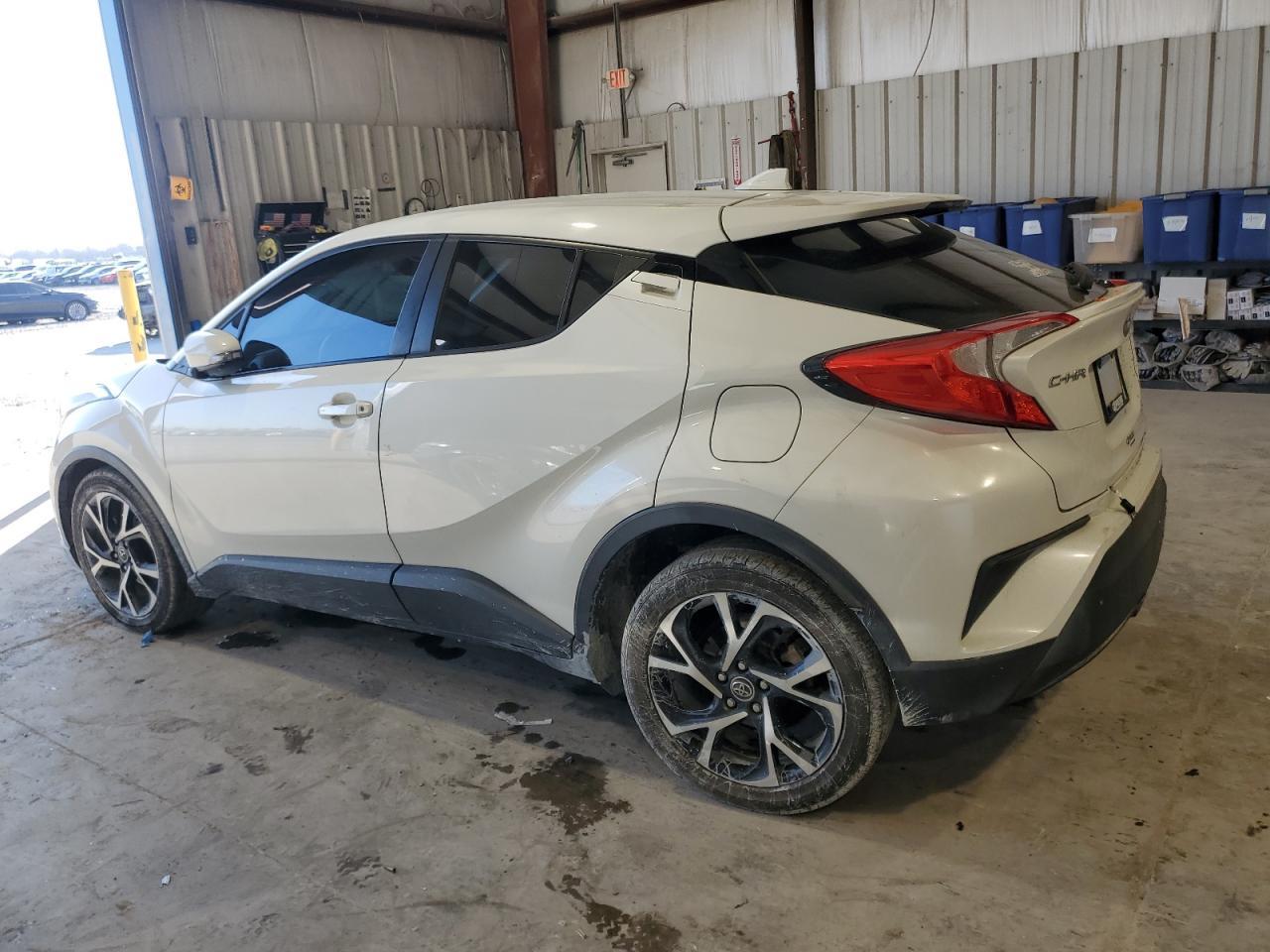 2018 TOYOTA C-HR XLE - Фото 2